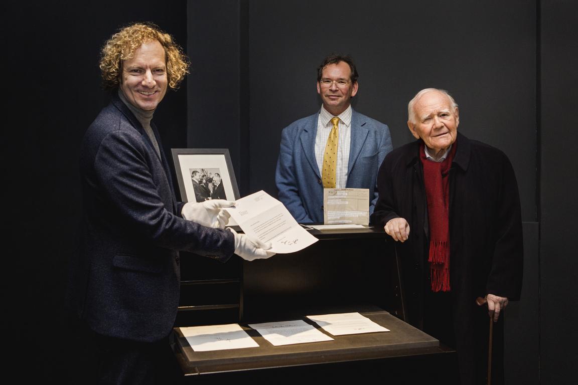 OliverundBerthold RolandmitMuseumsdirektorSchubert