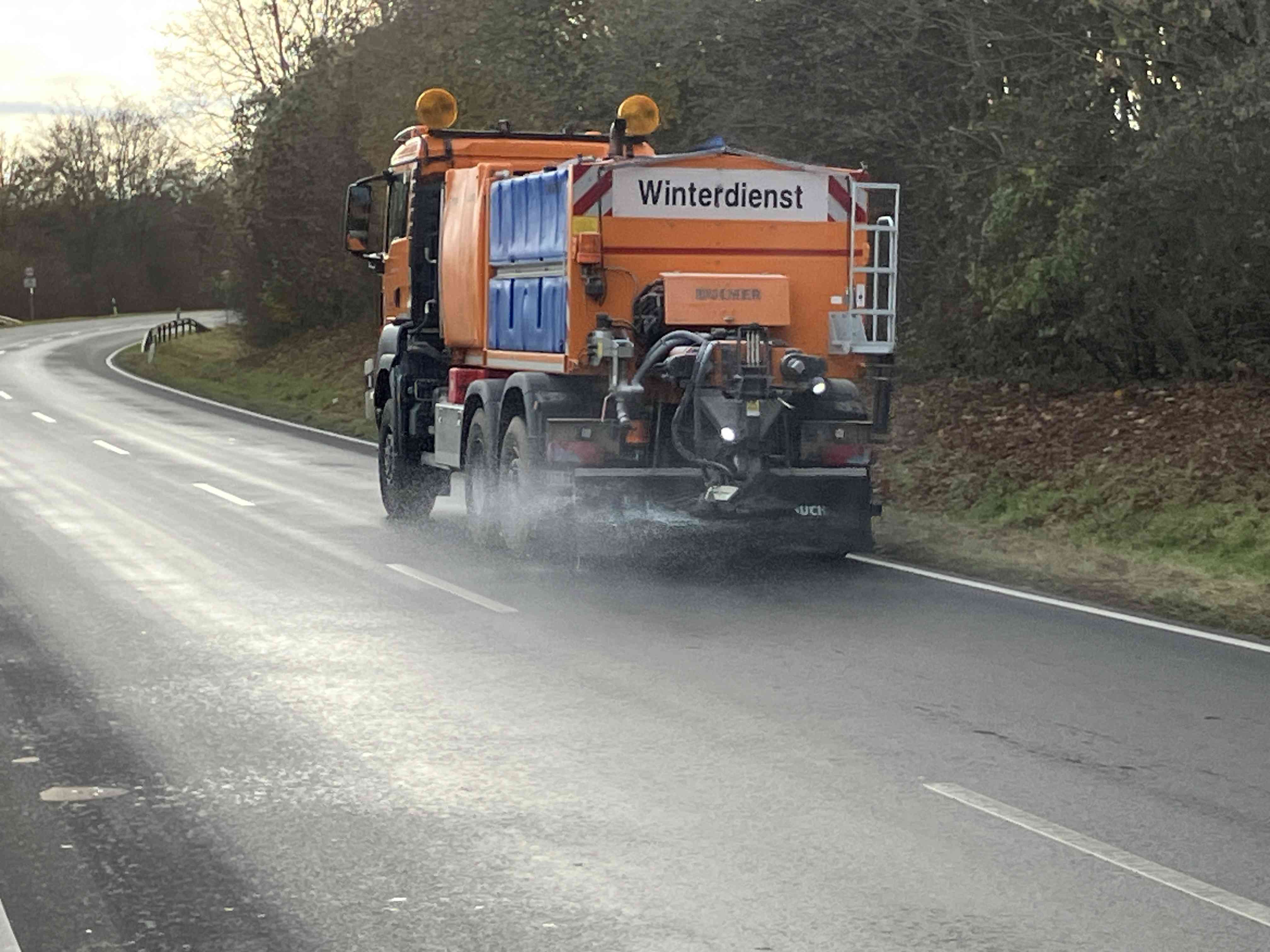 Rhein-Neckar-Kreis: Premiere im Winterdienst – Reine Solestreuung soll Verkehrssicherheit verbessern