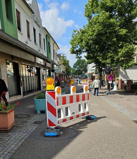 Die Karlsruher Straße ist im Rahmen des Projektes THE STÄDT temporär zur Fußgängerzone umgewandelt. 