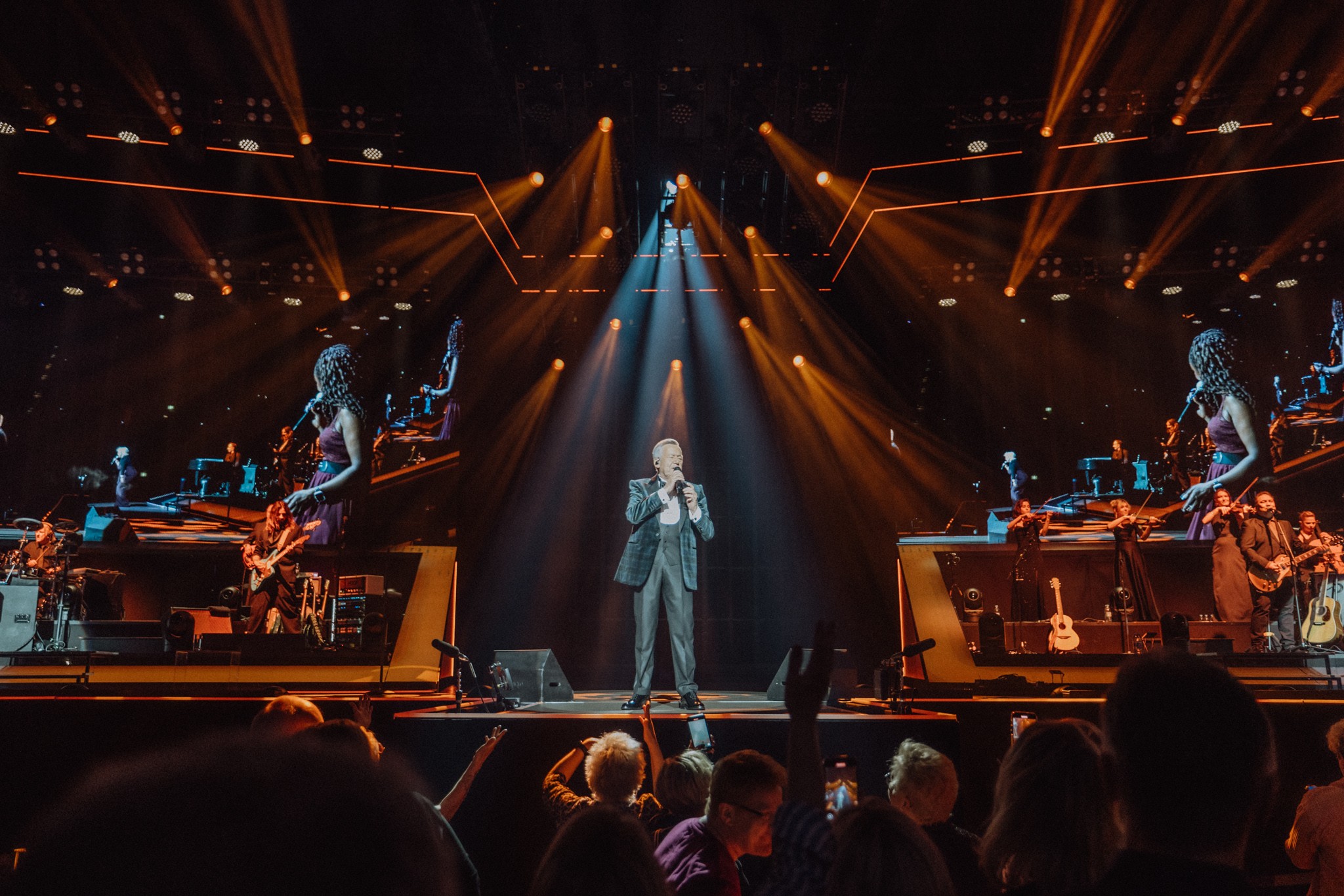DEUTSCHLAND: Roland Kaiser kündigt große Arena-Tour 2027 an – Unser Moment für die Fans