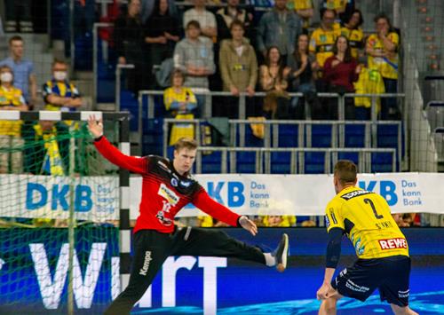 Andy Schmid verwandelt 7Meter 2 Copy