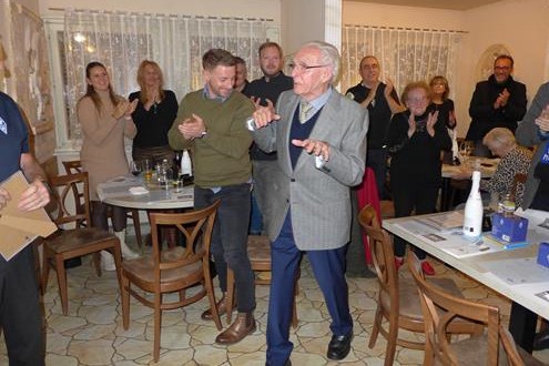 Stehende Ovationen für Karl Herbig - 95 Jahre alt, davon 80 Jahre Waldhöfer Ehrenabend 2023 21