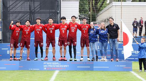 (Foto: Uwe Spille) Team Japan - nicht die Besten, aber "Sieger der Herzen" Faustball Japan2
