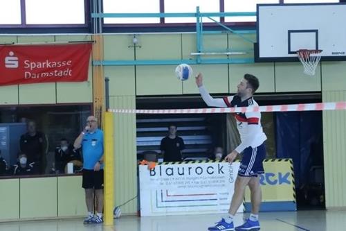 (Foto: W.Neuberth) Nick Trinemeier mit erfolgreichem Angriffsball Nick CC Copy