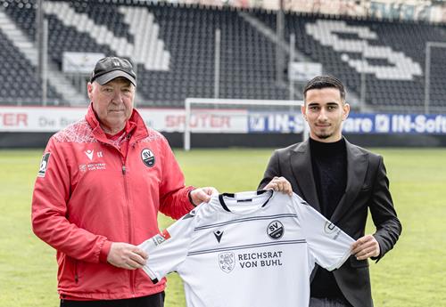 (Foto: SVS) Livan Burcu, rechts, mit Trainer Gerhard Kleppinger SVWDYD 3