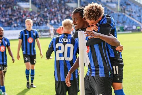(Foto: PIX/M.Ruffler) Jubel beim Waldhof, über das 1:0 durch Charles Herrmann SVW Vikt. Köln