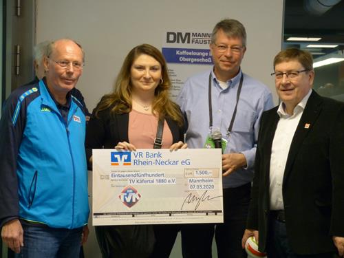 Scheck&uuml;bergabe3 Copy