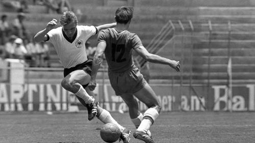 WM 1970 in Mexiko - "Stan" Libuda spielt seinen bulgarischen Gegner schwindelig Stan1