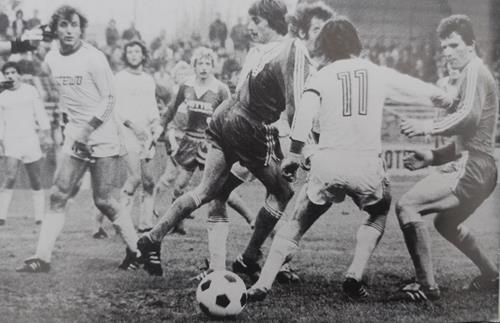 (Foto: privat) Günter Sebert, SV Waldhof, links, Stephan Groß, KSC, rechts Steps2