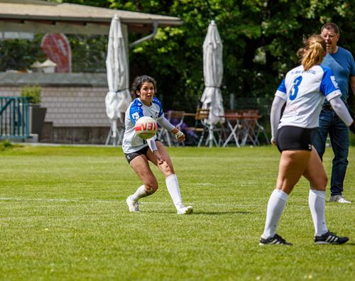 (Foto: W. Neuberth) Yasmin Yasin beim erfolgreichen Abwehrversuch TVK Yasmin